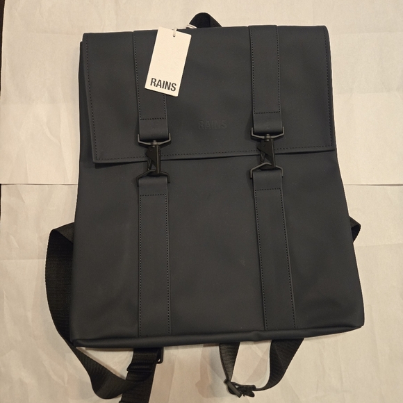 RAINS Messenger Bag Backpack Waterproof Classic Contemporary